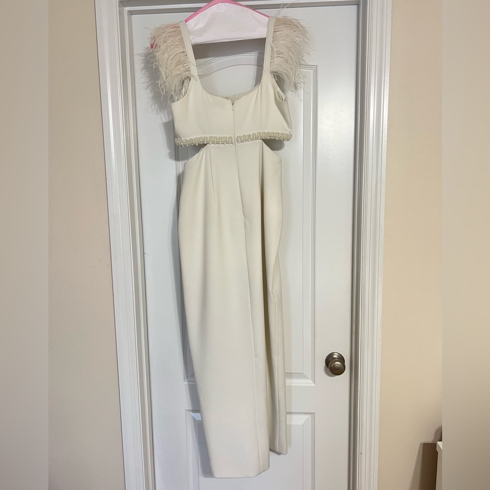 Taliah Gown in White - Picture 6 of 6